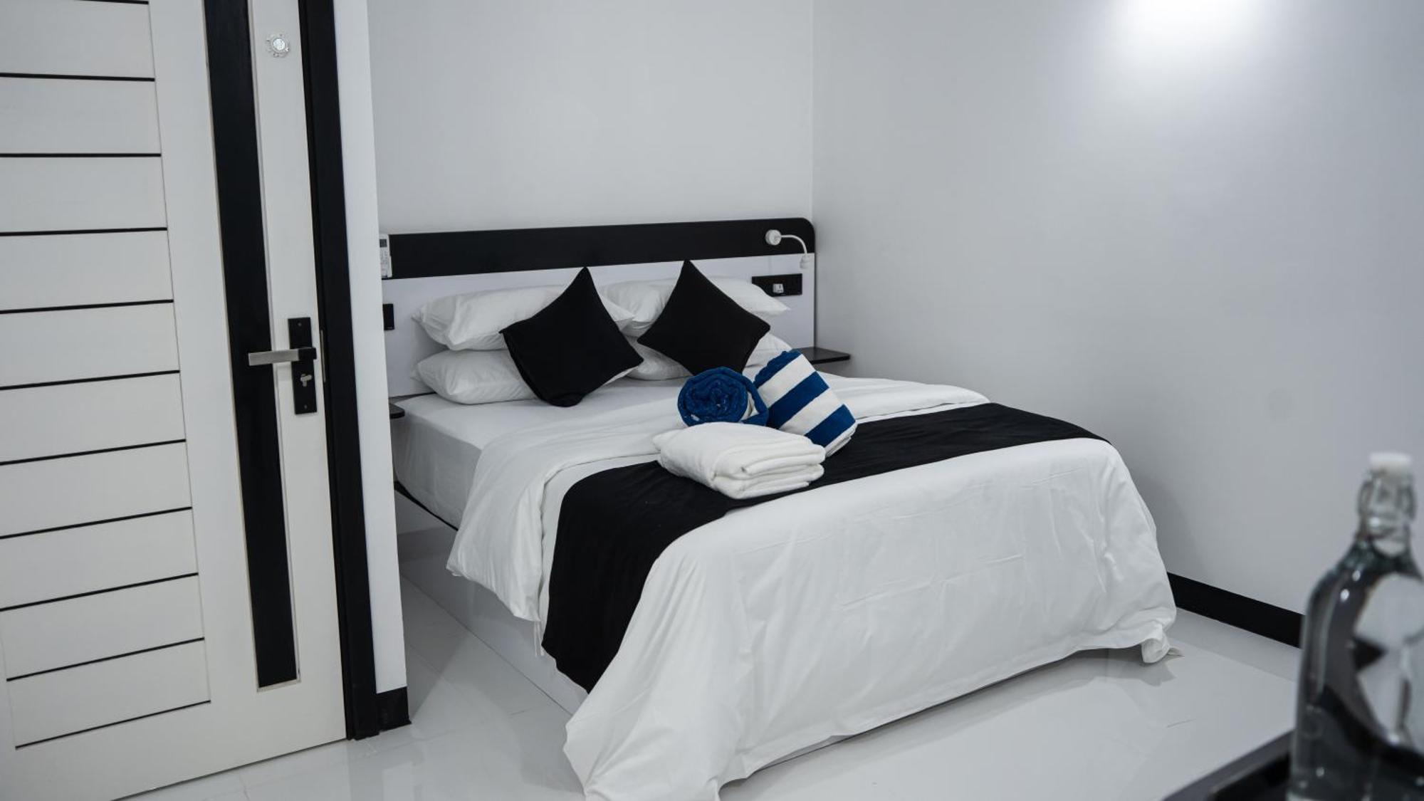 Sunset Beach Stay At Mathiveri Esterno foto