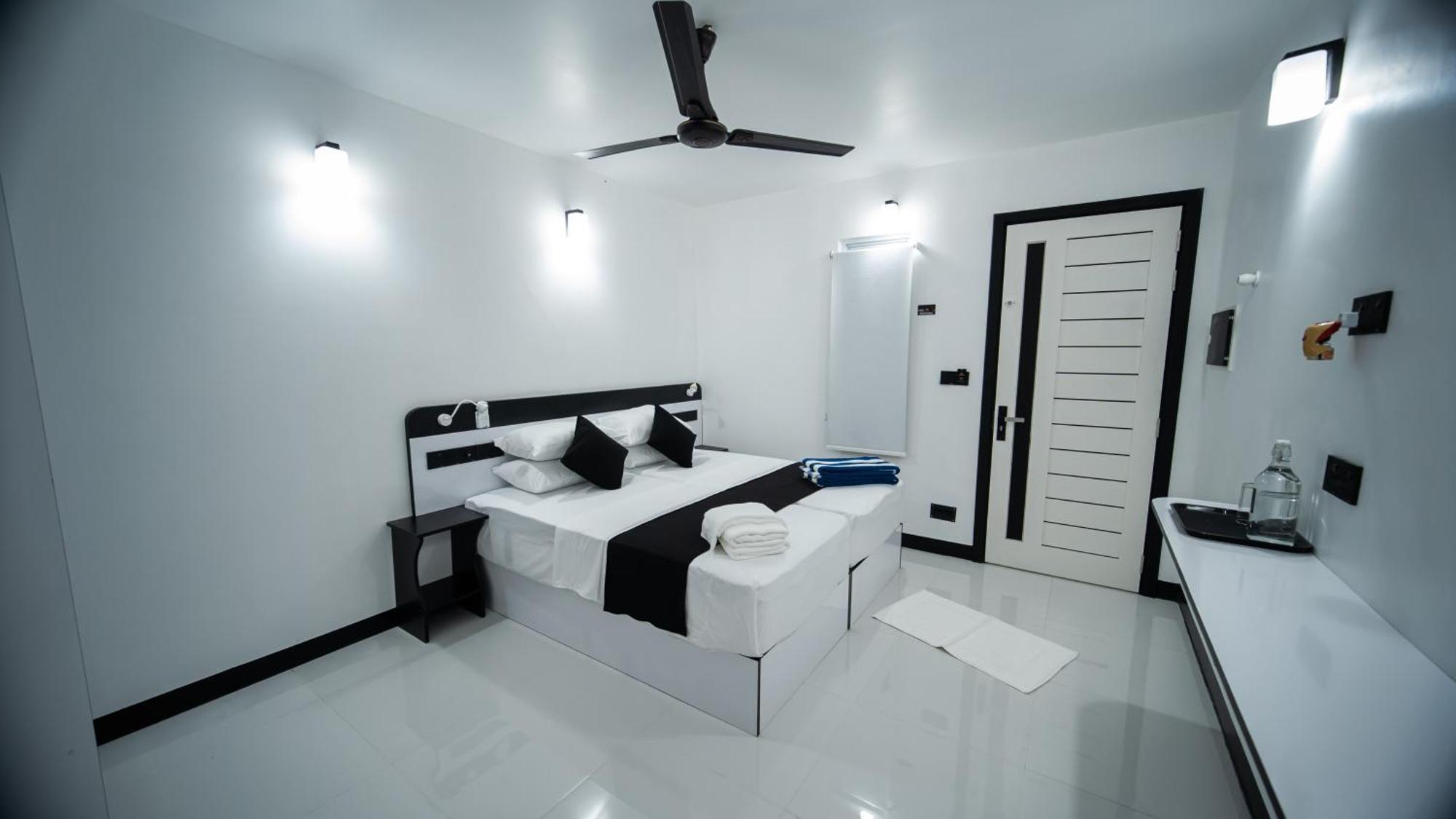 Sunset Beach Stay At Mathiveri Esterno foto